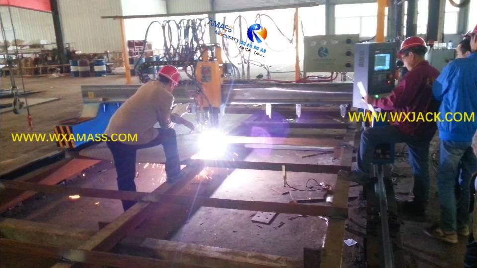 3 CNC Plate Cutting Machine.jpg