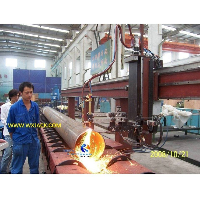 1 M&aacute;quina cortadora de tubos CNC de 5 ejes 15
