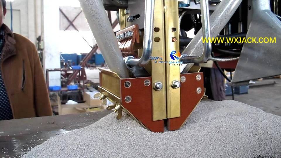 2 Roller Strap Cladding Built Up Welding Machine 3.jpg