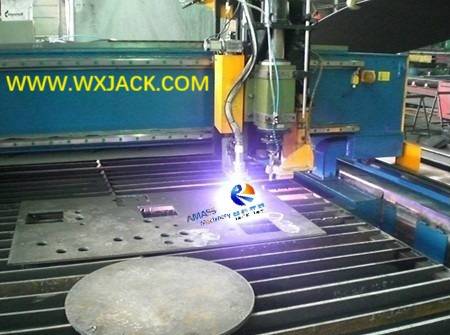 Fig3 Máquina de corte y perforación de CNC 1