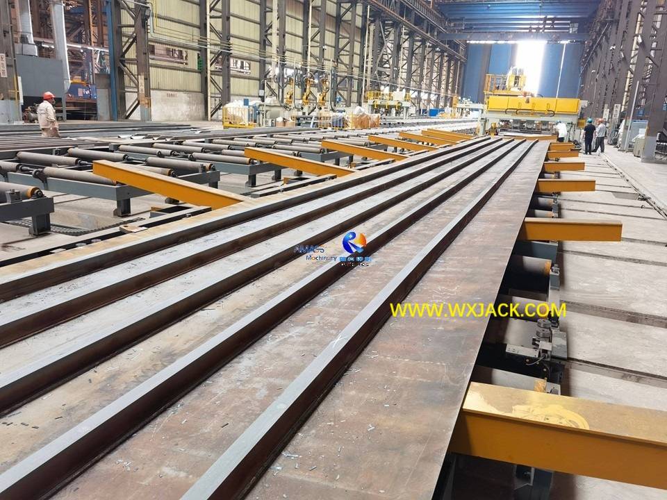 J16 Máquina de alisado de placa de refuerzo de ángulo reforzado para construcción naval