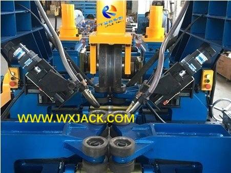 Fig3 Máquina integral de enderezamiento por soldadura y ensamblaje de viga HI 3 en 1 7