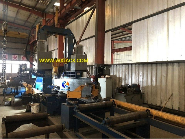 1 M&aacute;quina soldadora para fabricaci&oacute;n de vigas 3 en 1 H 23