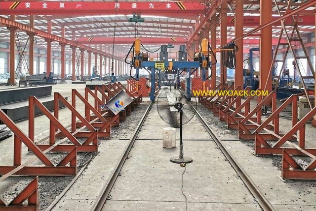 4 I M&aacute;quina soldadora de p&oacute;rtico para vigas en H 24