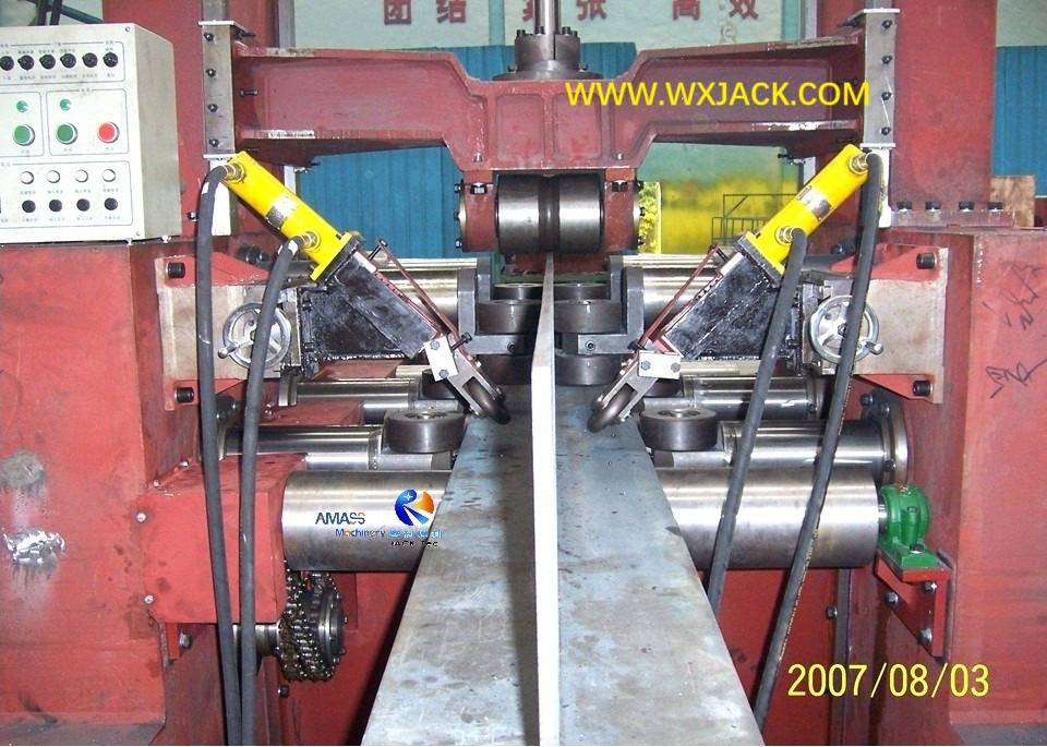 Máquina de ensamblaje de viga de autoalimentación Z15 con soldadura automática de tachuelas
