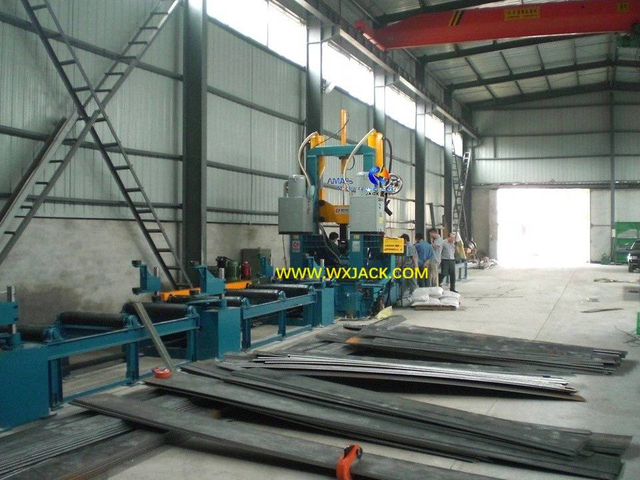M&aacute;quina enderezadora y soldadora de ensamblaje de vigas 4 3 en 1 H 89 CIMG2633