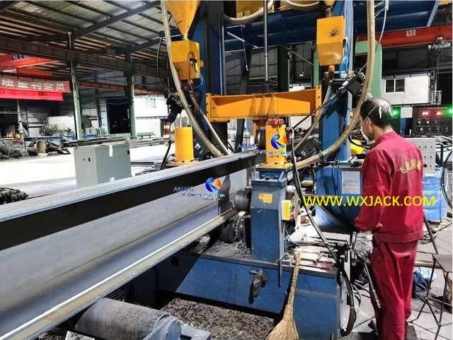 M&aacute;quina soldadora para fabricaci&oacute;n de vigas 2 3 en 1 H 187