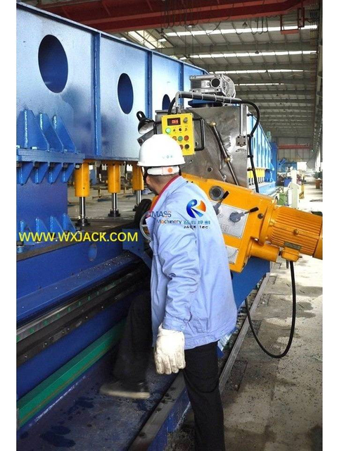 7 Fresadora de cantos de doble cabezal 12