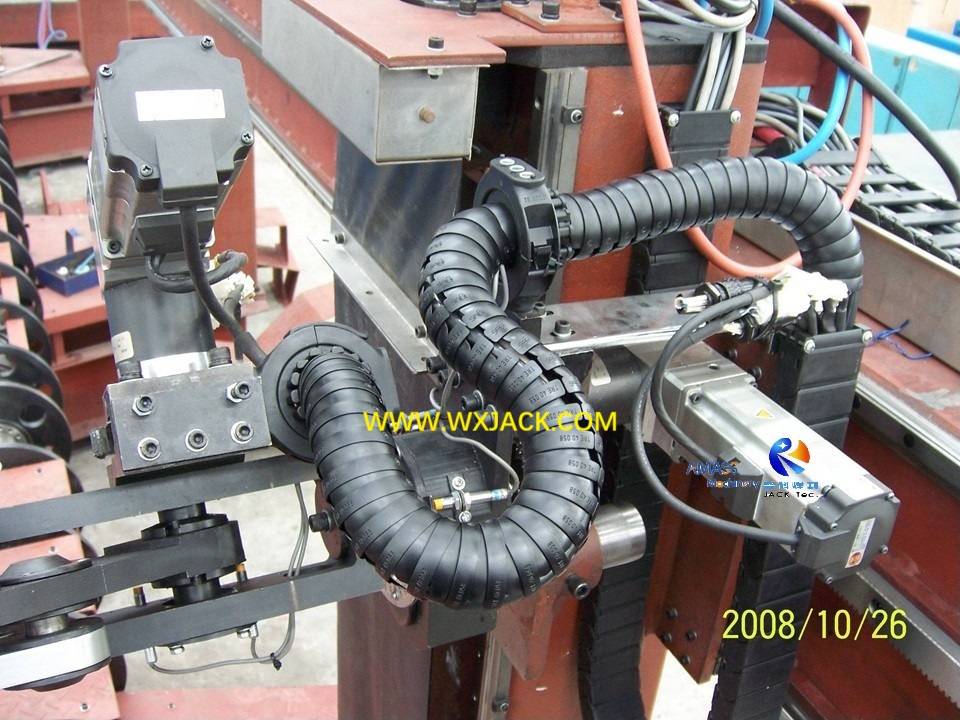 Máquina cortadora de tubos CNC grande