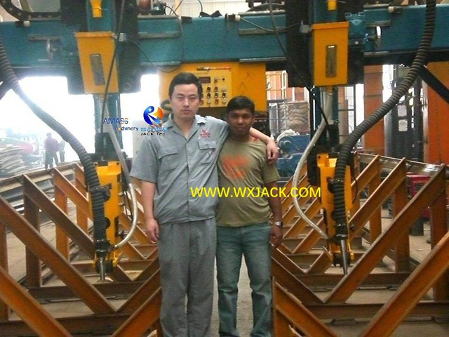 M&aacute;quina de soldadura de sierra de viga 7 IIH 44 CIMG1806