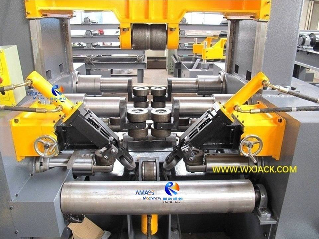 3 M&aacute;quina de soldadura por puntos y ensamblaje de vigas IH 8 IMG_7189