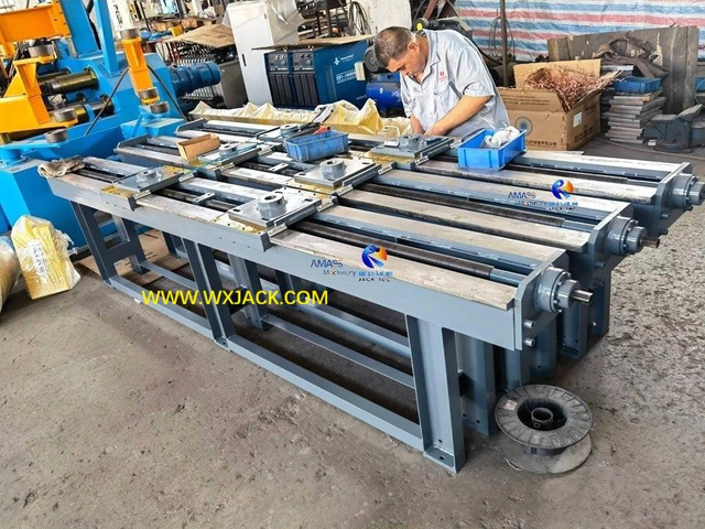 17 Máquina soldadora para unión a tope de placas de acero 98