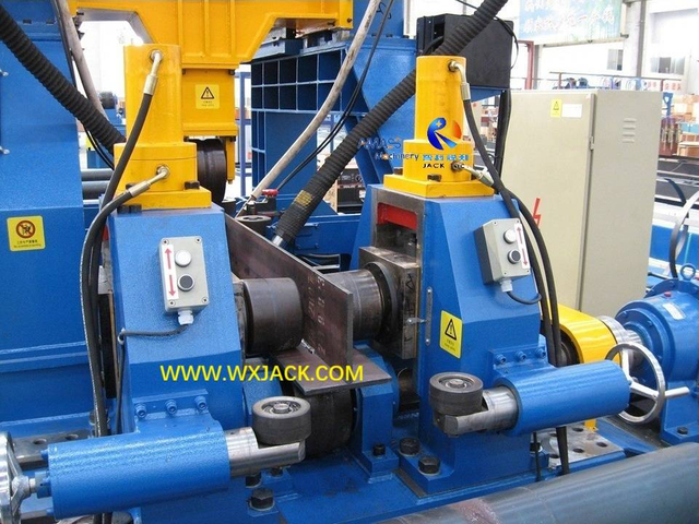 8 M&aacute;quina enderezadora y soldadora de vigas H 3 en 1 22