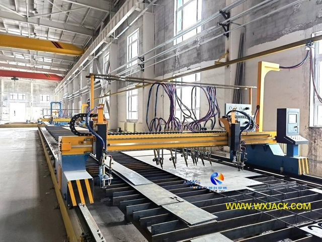 1 M&aacute;quina cortadora por llama de tiras CNC 51