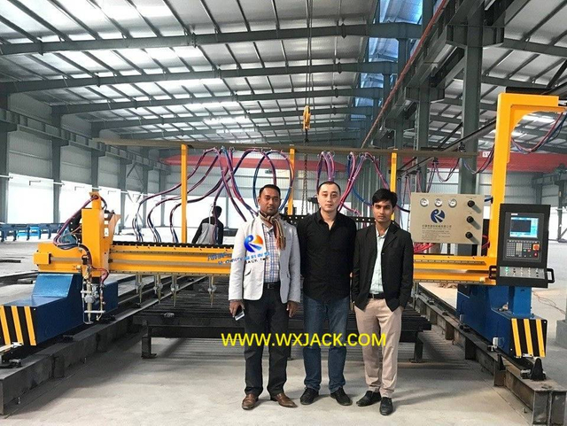 3 Máquina de corte de placa de tira CNC 64