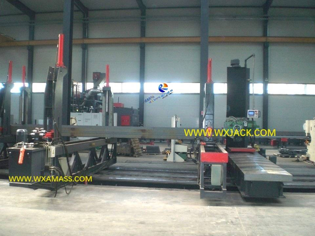 9 Fresadora frontal CNC 135