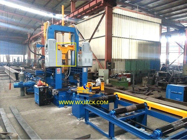 1 M&aacute;quina soldadora para fabricaci&oacute;n de vigas 3 en 1 H 12