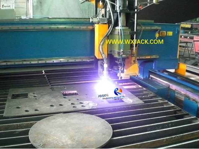 3 Máquina de perforación y corte de CNC 1
