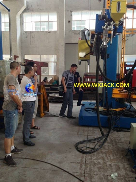 2 Columna y pluma de soldadura con manipulador 20