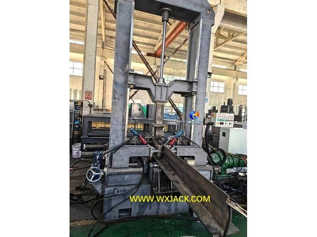 1 M&aacute;quina ensambladora de vigas H 37