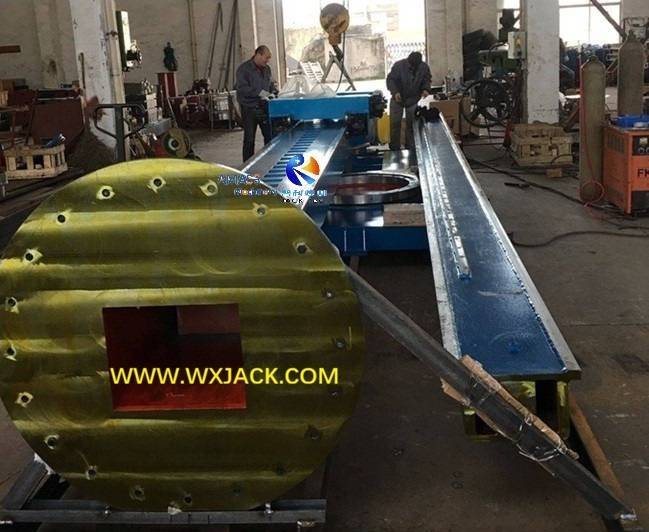 Columna y pluma de soldadura con manipulador Fig1 49A LHZ4060