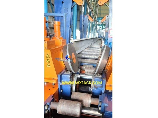 M&aacute;quina redondeadora de bordes de bridas de vigas 4 H 4