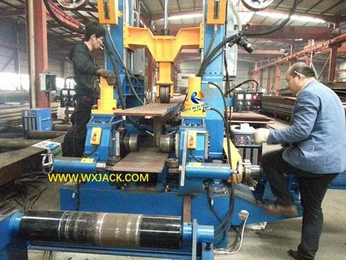 Fig9 Máquina enderezadora y soldadora para ensamblaje de vigas en H 3 en 1 179
