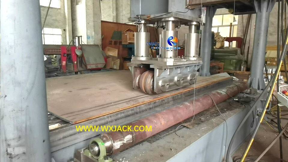 5 Steel Plate Butt Welding Seam Straightening Machine 3.jpg