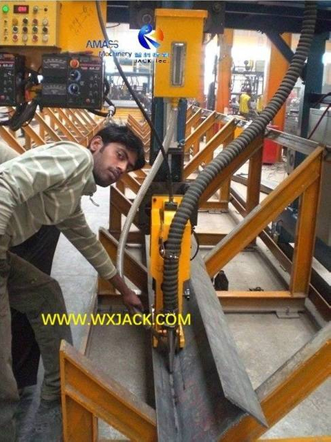M&aacute;quina de soldar 2 vigas en H 49 CIMG1902