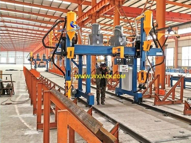 M&aacute;quina de soldadura de p&oacute;rtico para vigas de 3 H 16