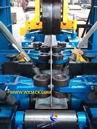 Fig1 Máquina enderezadora y soldadora para ensamblaje de vigas en H 3 en 1 128