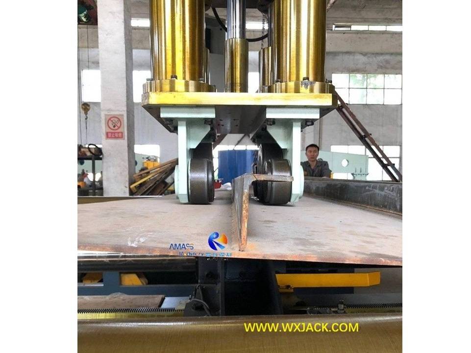 Máquina enderezadora de unidad de placa acanalada de acero en ángulo