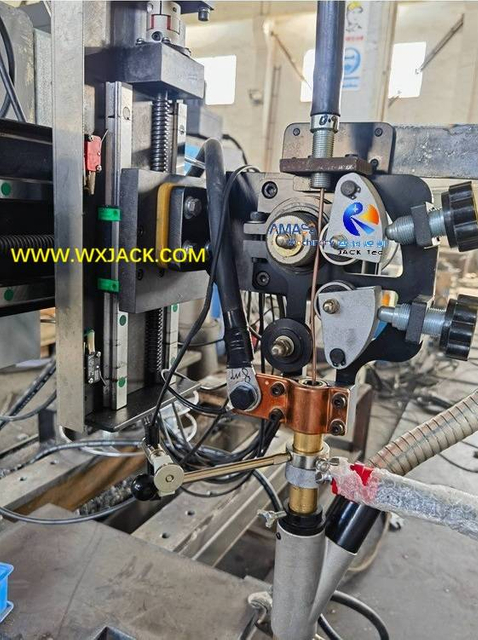 1 Columna y pluma de soldadura con manipulador 37 _20250106165427