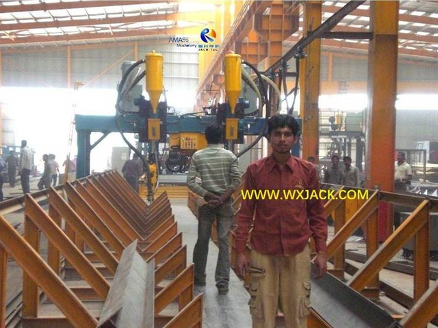 M&aacute;quina de soldadura de vigas 6 IH 47 CIMG1896