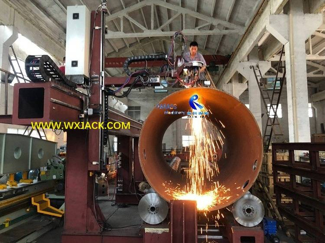 M&aacute;quina cortadora de tubos CNC grande de 2 y 7 ejes 42 IMG_4604