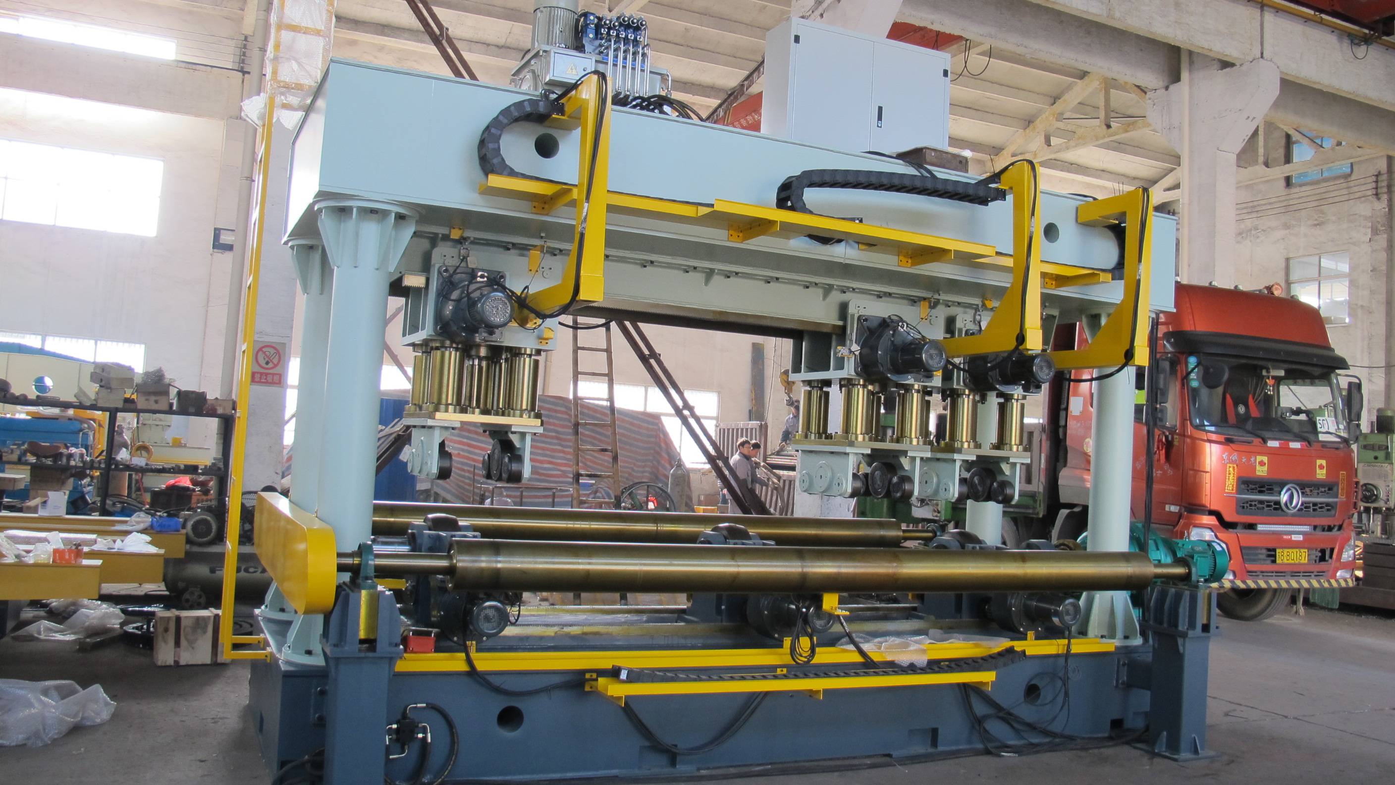 7 Máquina enderezadora de placas rígidas 15