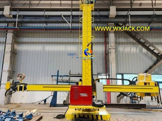 Manipulador de soldadura de 4 columnas y pluma 1