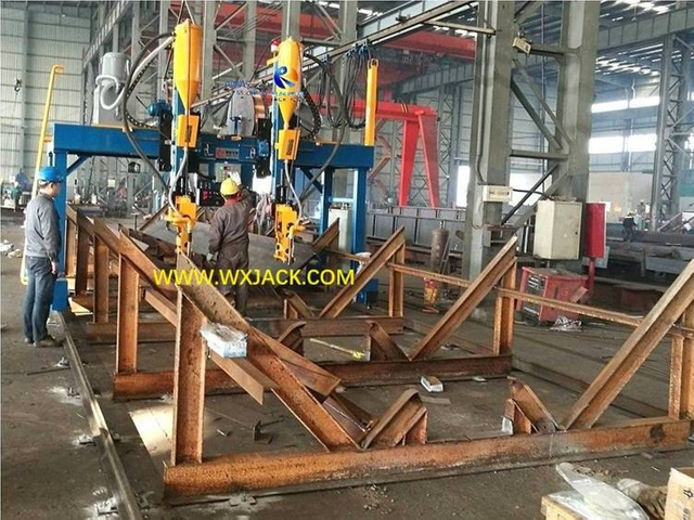 1 M&aacute;quina soldadora de p&oacute;rtico para vigas IH 4