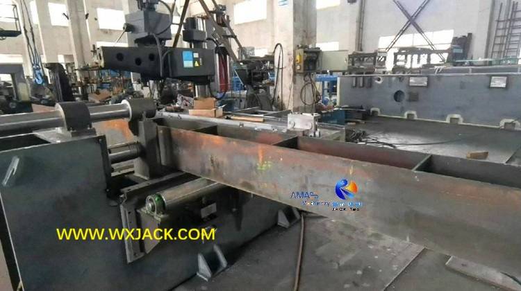 4 BOX H Beam Longitudinal Straightening Machine 3.jpg