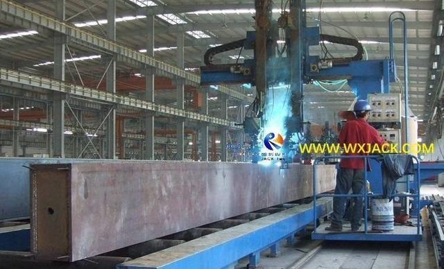 M&aacute;quina de soldadura trasera de CO2 con viga de CAJA tipo 6 pluma 1