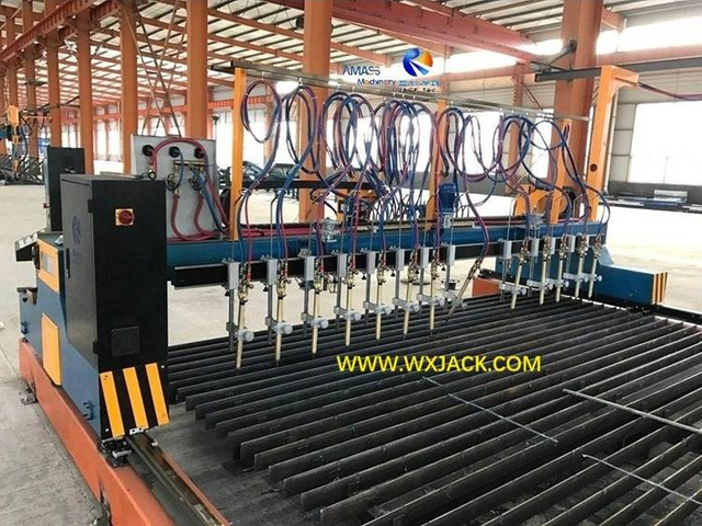 1 M&aacute;quina cortadora por llama de tiras CNC 28
